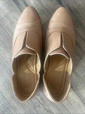 Nisolo Nude/Tan Leather Slip-On Loafers